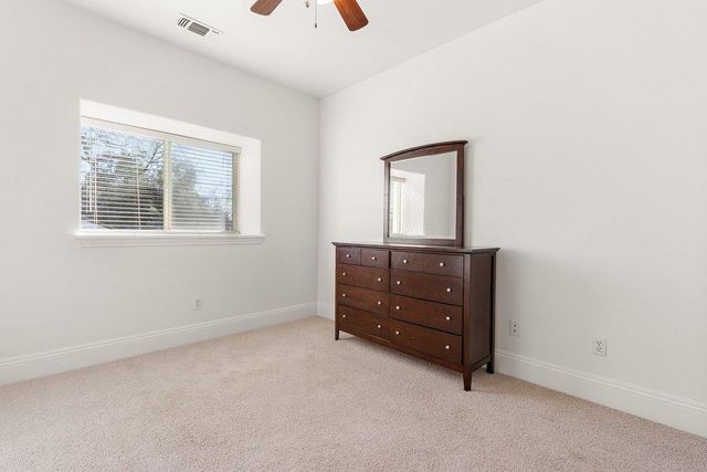 6129 Merry Ln, Carmichael, CA 95608