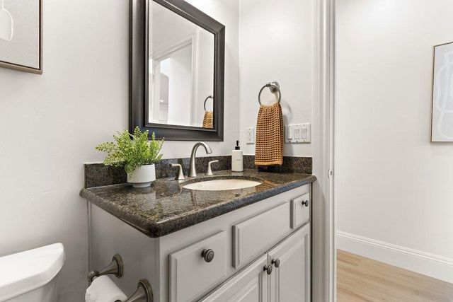 6129 Merry Ln, Carmichael, CA 95608