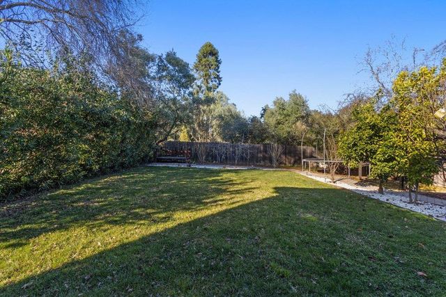 6129 Merry Ln, Carmichael, CA 95608