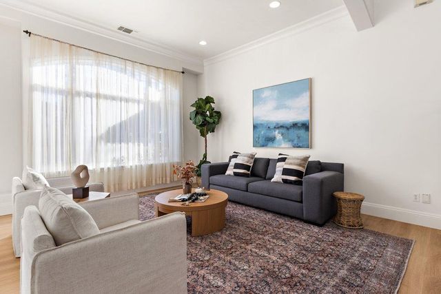 6129 Merry Ln, Carmichael, CA 95608