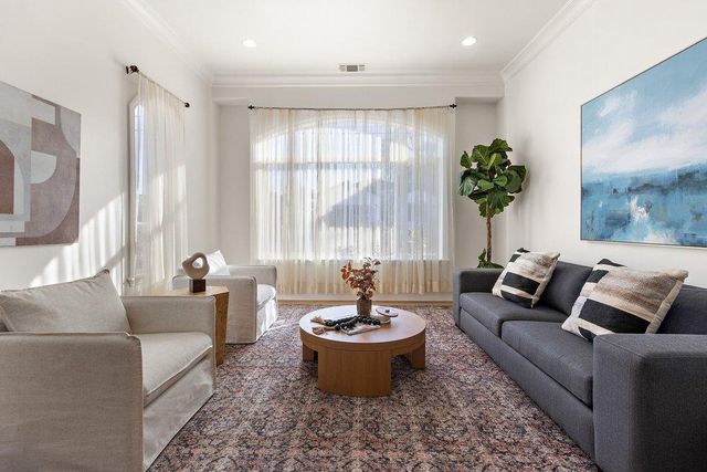 6129 Merry Ln, Carmichael, CA 95608