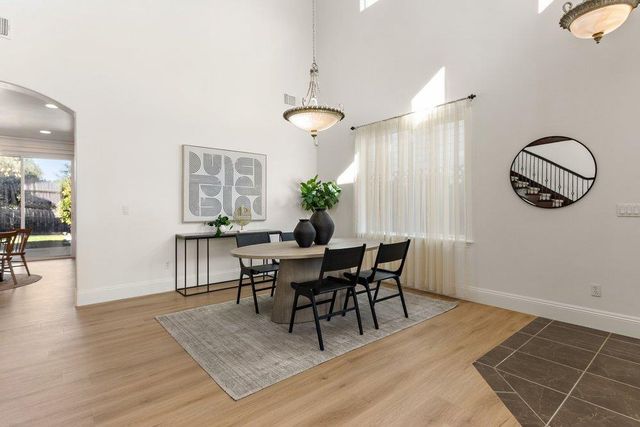 6129 Merry Ln, Carmichael, CA 95608