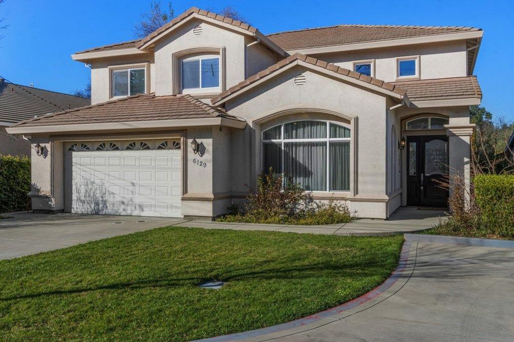 6129 Merry Ln, Carmichael, CA 95608