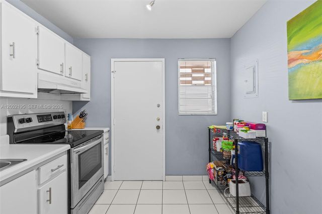 3050 NE 16th Ave 605, Oakland Park, FL 33334