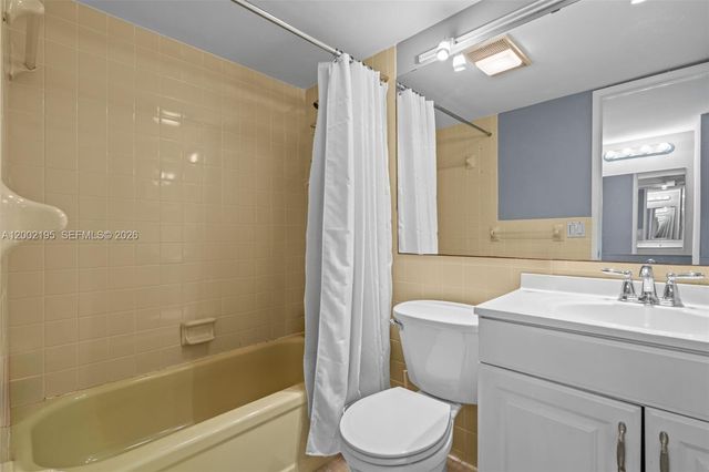 3050 NE 16th Ave 605, Oakland Park, FL 33334