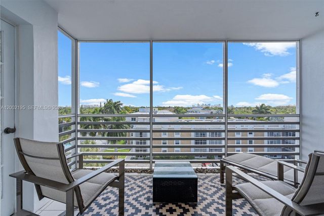 3050 NE 16th Ave 605, Oakland Park, FL 33334