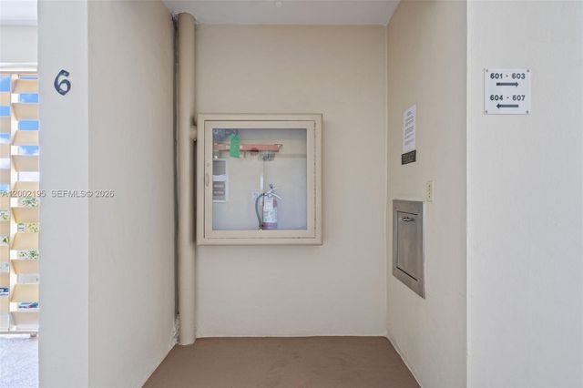 3050 NE 16th Ave 605, Oakland Park, FL 33334