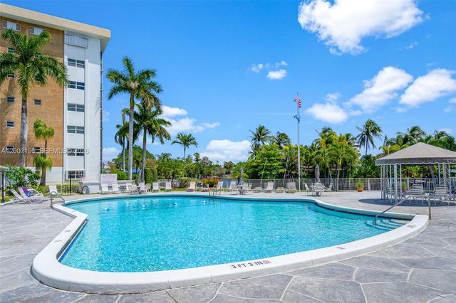 3050 NE 16th Ave 605, Oakland Park, FL 33334