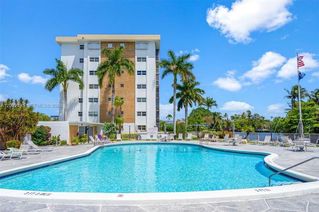 3050 NE 16th Ave 605, Oakland Park, FL 33334