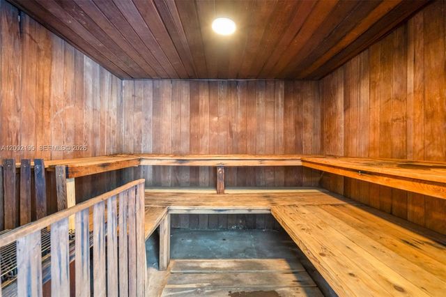 3050 NE 16th Ave 605, Oakland Park, FL 33334