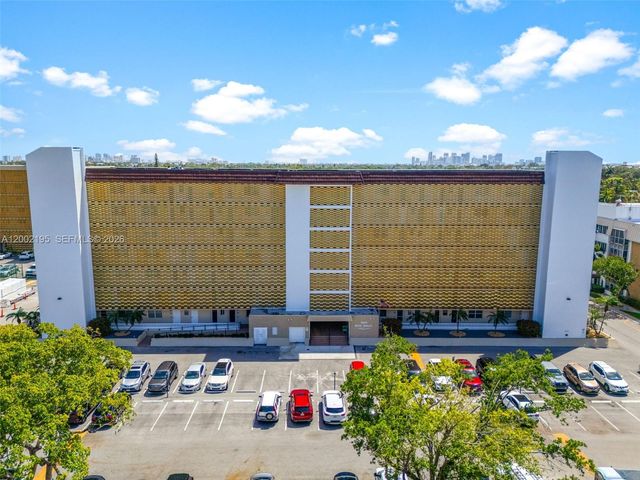 3050 NE 16th Ave 605, Oakland Park, FL 33334