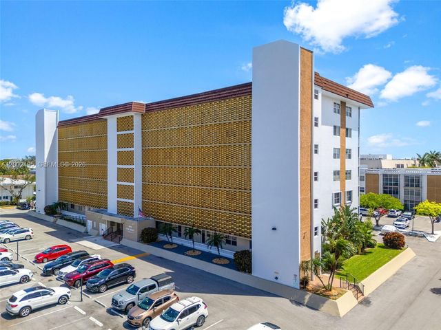 3050 NE 16th Ave 605, Oakland Park, FL 33334