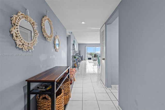 3050 NE 16th Ave 605, Oakland Park, FL 33334