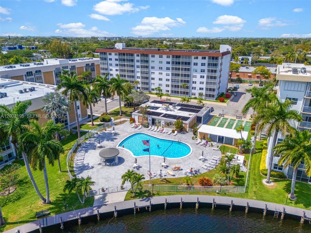 3050 NE 16th Ave 605, Oakland Park, FL 33334