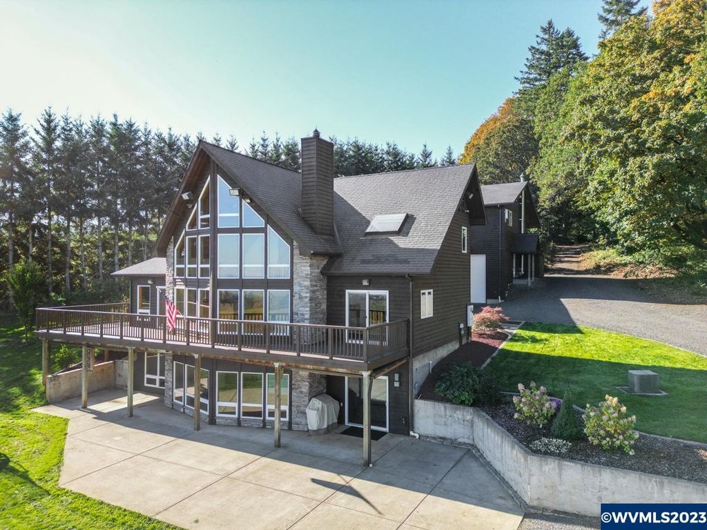 Image 1 of property listing at 22000 SE Upper Matthews Creek Ln, Amity, OR 97101