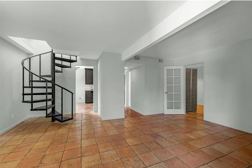 2415 Columbia Street, Houston, TX 77008