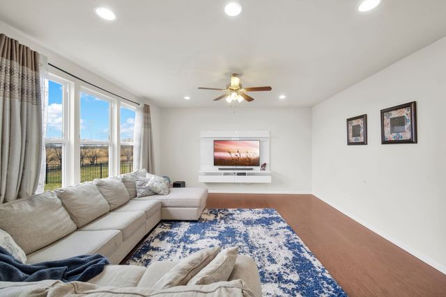 4255 FRASER Circle, Naperville, IL 60564