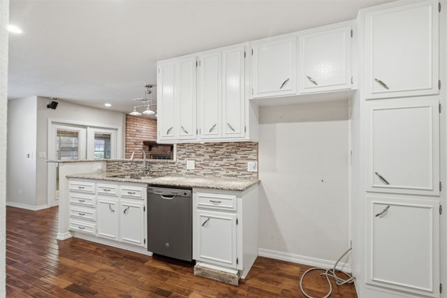1209 Southwood Drive, Woodway, TX 76712