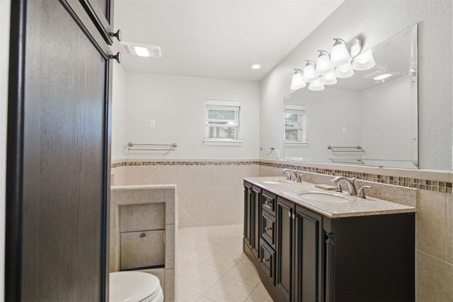 1209 Southwood Drive, Woodway, TX 76712