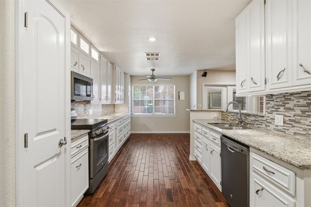 1209 Southwood Drive, Woodway, TX 76712