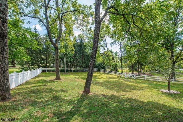 28 Lafayette Ln, Bernards Twp., NJ 07920