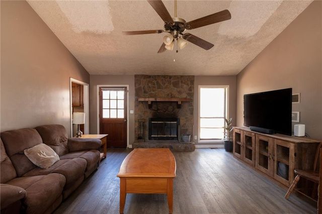 522 Victoria Road, Woodstock, GA 30189