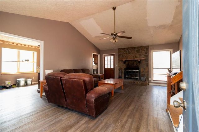 522 Victoria Road, Woodstock, GA 30189