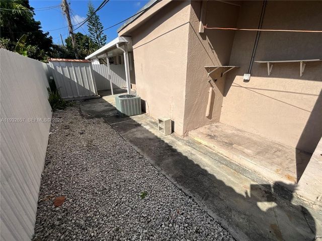 1064 NW 103rd St 2, Miami, FL 33150