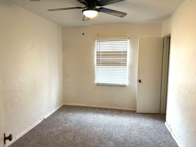 200 NE Alpine Street, Plainview, TX 79072