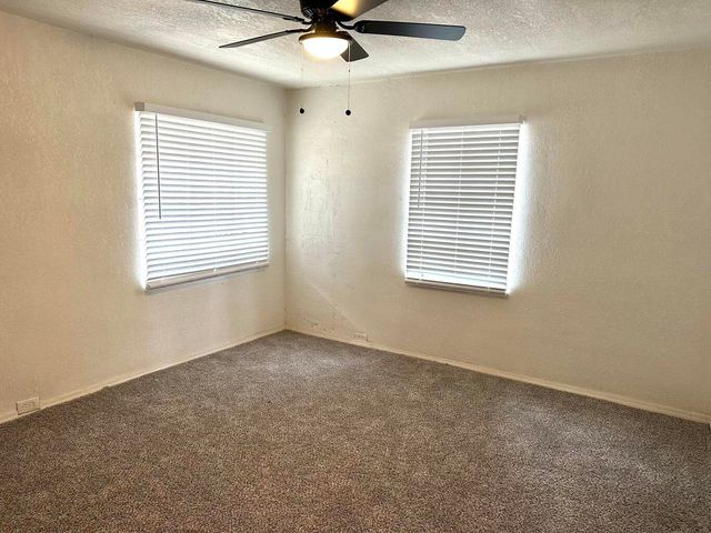 200 NE Alpine Street, Plainview, TX 79072