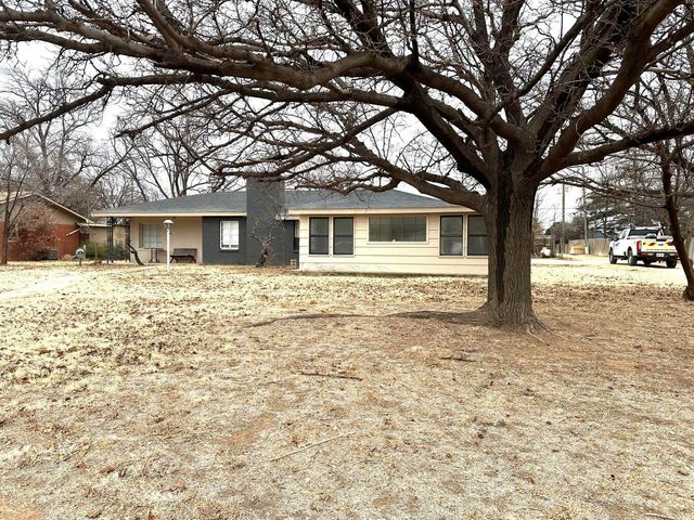 200 NE Alpine Street, Plainview, TX 79072