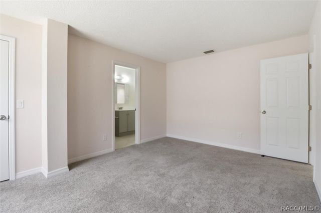 11621 W Riverhaven Drive, Homosassa, FL 34448