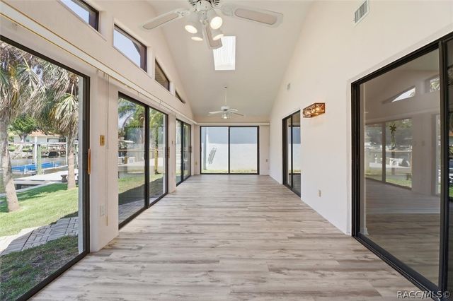 11621 W Riverhaven Drive, Homosassa, FL 34448