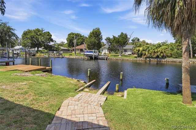 11621 W Riverhaven Drive, Homosassa, FL 34448