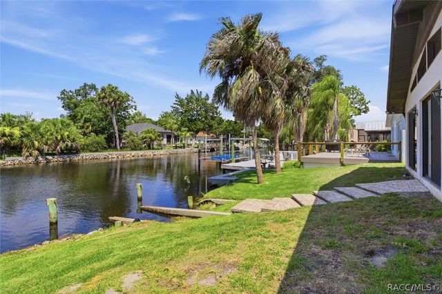 11621 W Riverhaven Drive, Homosassa, FL 34448
