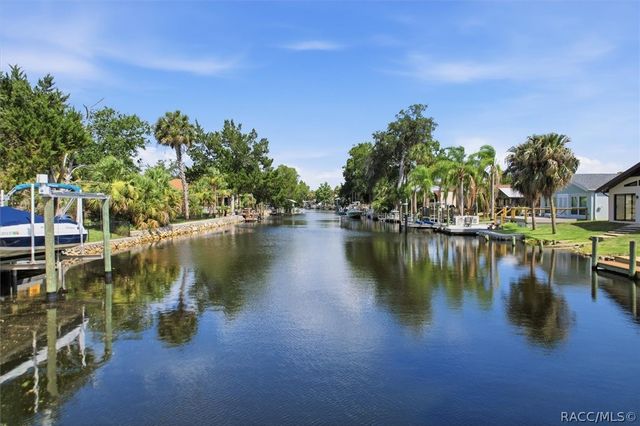 11621 W Riverhaven Drive, Homosassa, FL 34448