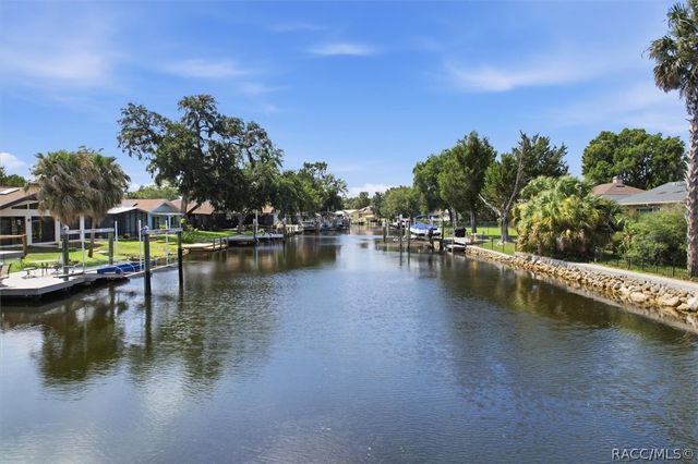 11621 W Riverhaven Drive, Homosassa, FL 34448