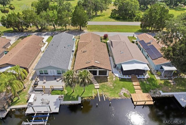 11621 W Riverhaven Drive, Homosassa, FL 34448
