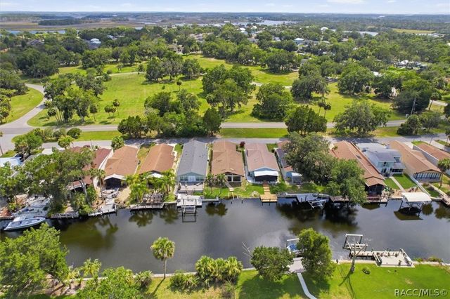 11621 W Riverhaven Drive, Homosassa, FL 34448