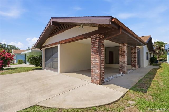 11621 W Riverhaven Drive, Homosassa, FL 34448