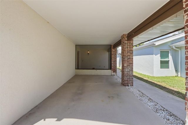 11621 W Riverhaven Drive, Homosassa, FL 34448