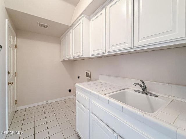 185 Jaycroft Court, Lake Sherwood, CA 91361