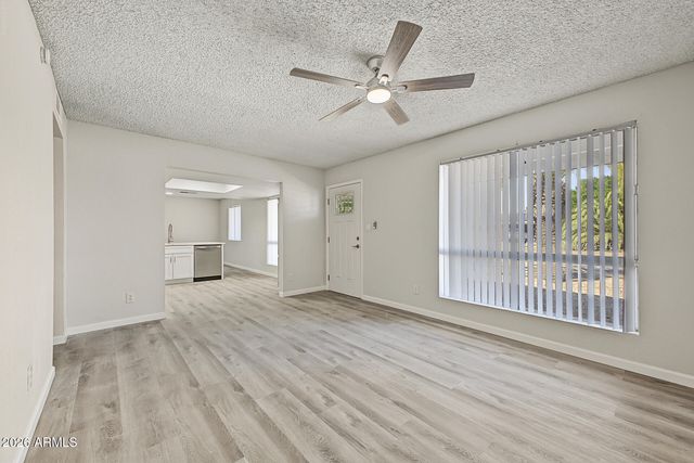313 W PIUTE Avenue, Phoenix, AZ 85027