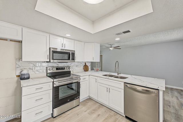 313 W PIUTE Avenue, Phoenix, AZ 85027