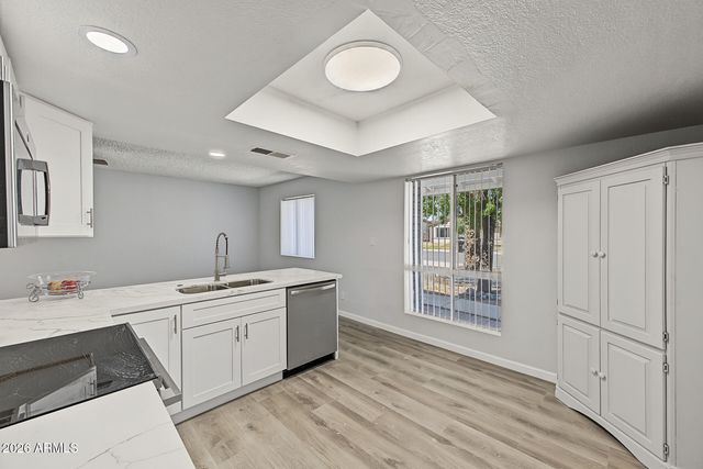 313 W PIUTE Avenue, Phoenix, AZ 85027