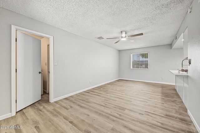 313 W PIUTE Avenue, Phoenix, AZ 85027