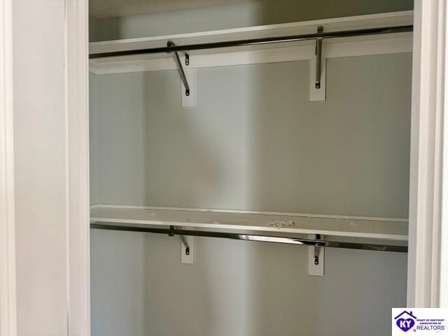 412 Woods Rd, Elizabethtown, KY 42701