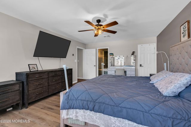 15 Lenape Trail, Freehold, NJ 07728