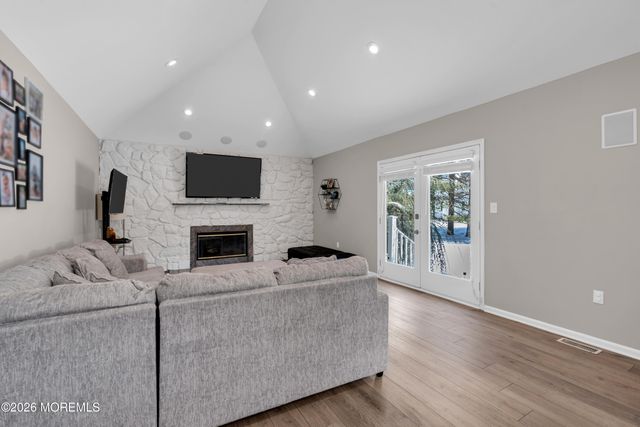 15 Lenape Trail, Freehold, NJ 07728