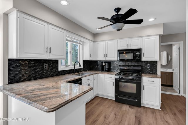 15 Lenape Trail, Freehold, NJ 07728